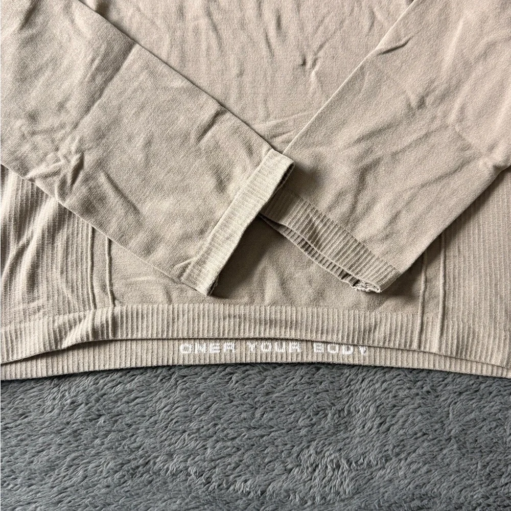 Oner Active Go To Seamless Fitted Long Sleeve Top Warm Sand L - Picture 3 of 5